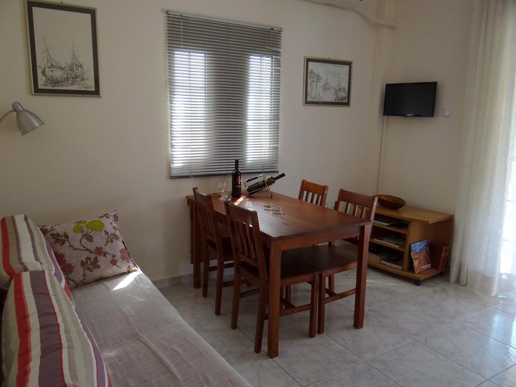 Αphrodite Apartment Nea Iraklitsa 外观 照片